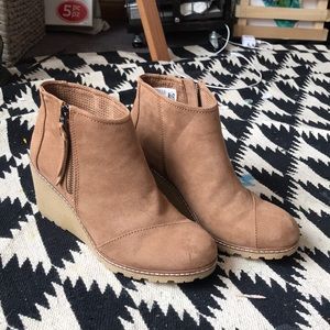 Toms booties brand new!!!!